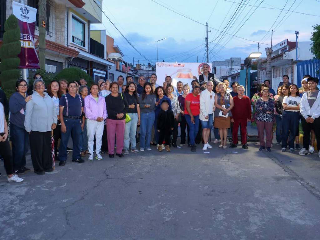 Con Puebla Brilla, modernizan al 100 por ciento alumbrado público en Galaxia Bosques de Amalucan
