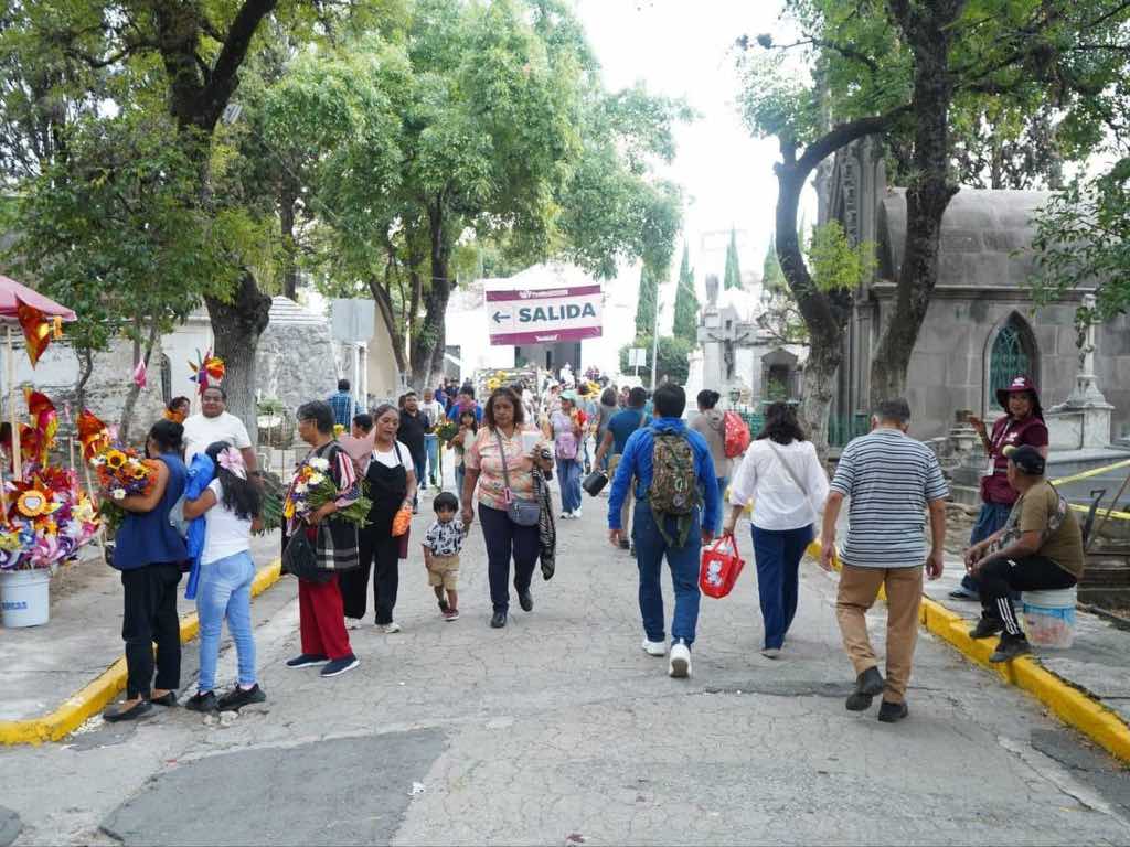 Garantiza Puebla capital mantenimiento en el Panteón Municipal