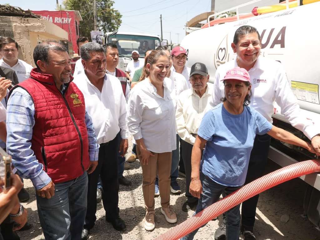Armenta garantiza derecho al agua en colonias con Pipas del Bienestar