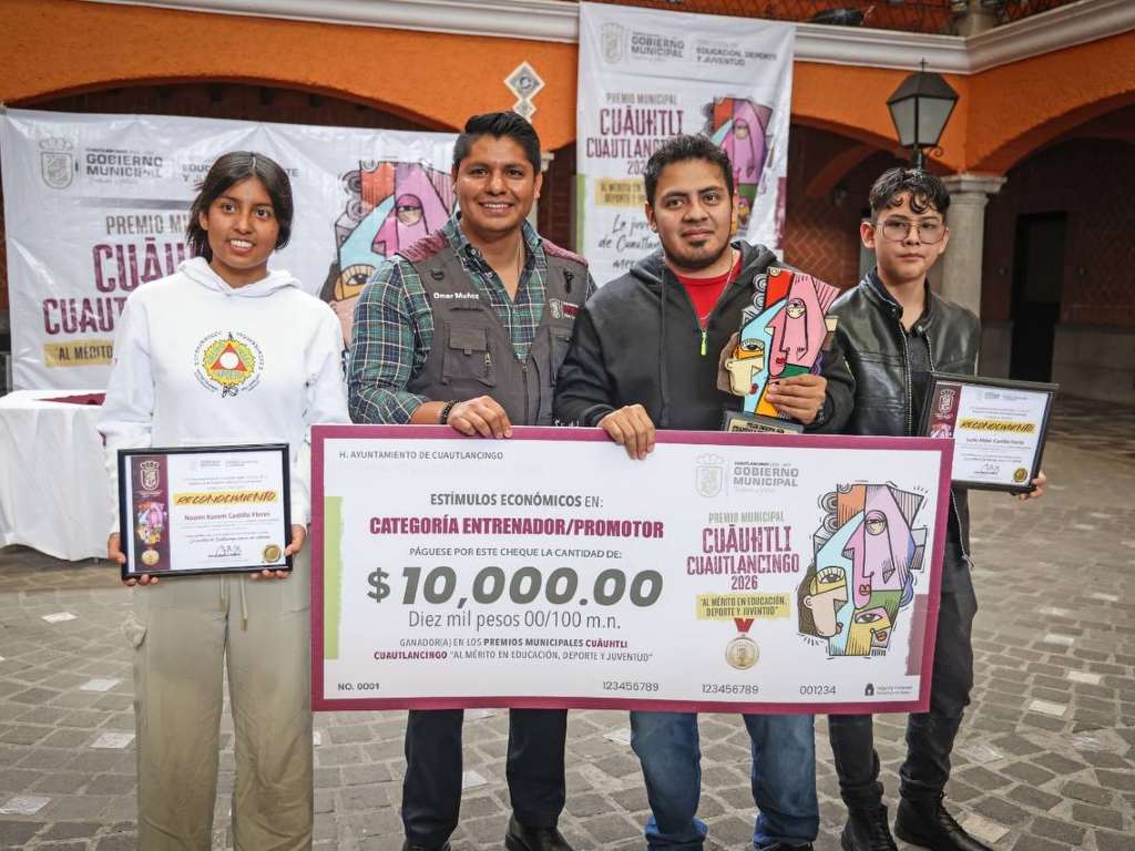 Omar Muñoz reconoce a jóvenes con Premios Cuāuhtli Cuautlancingo 2026