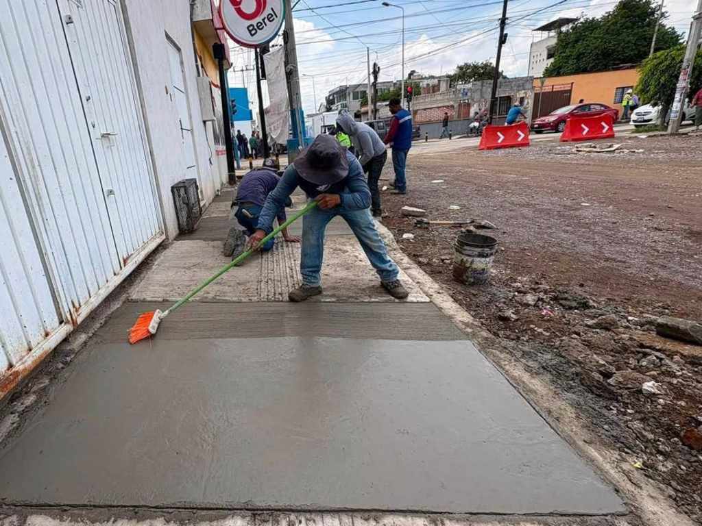 Supervisa Gobierno de Pepe Chedraui trabajos de rehabilitación vial en San Felipe Hueyotlipan