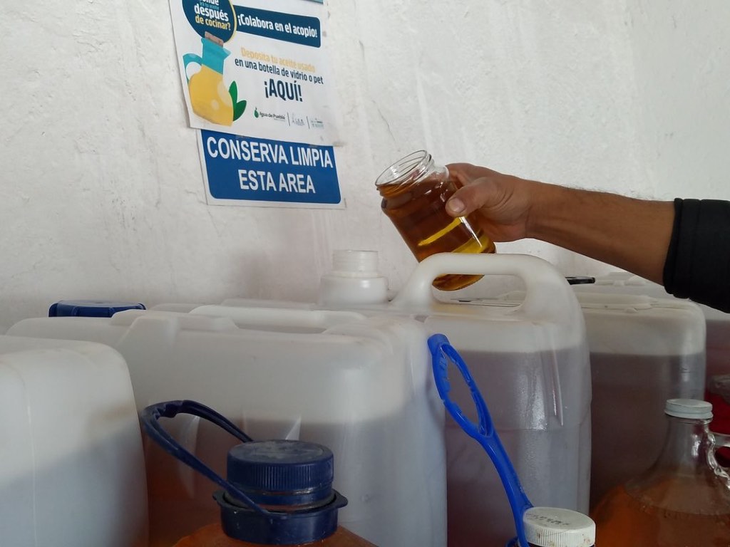 Continúa campaña de Agua de Puebla para recolectar aceite comestible usado