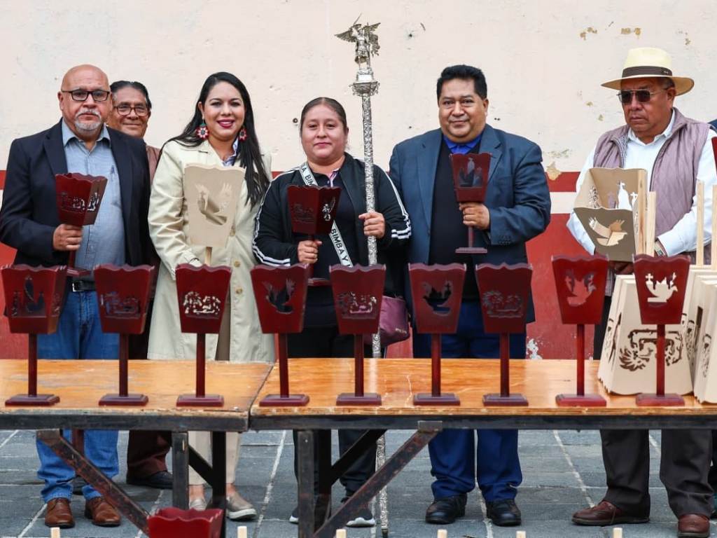 Con 500 faroles, Tonantzin Fernández respalda las tradiciones de Cholula