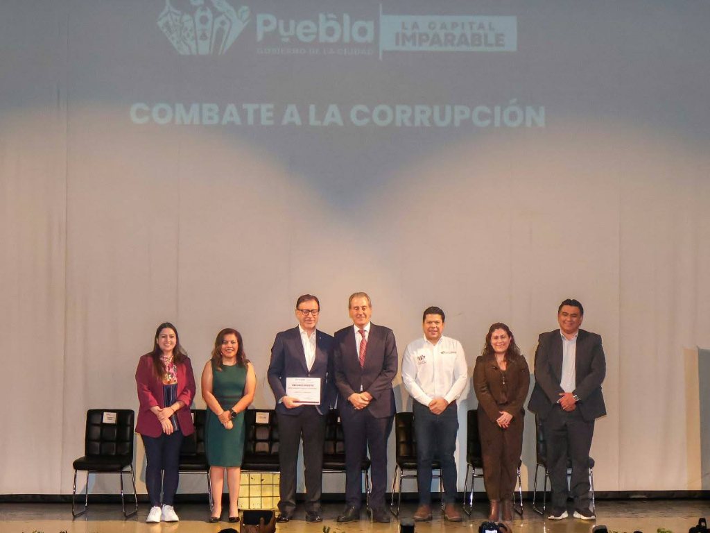 Contraloría Municipal lleva capacitación "Combate a la Corrupción" a personas servidoras públicas