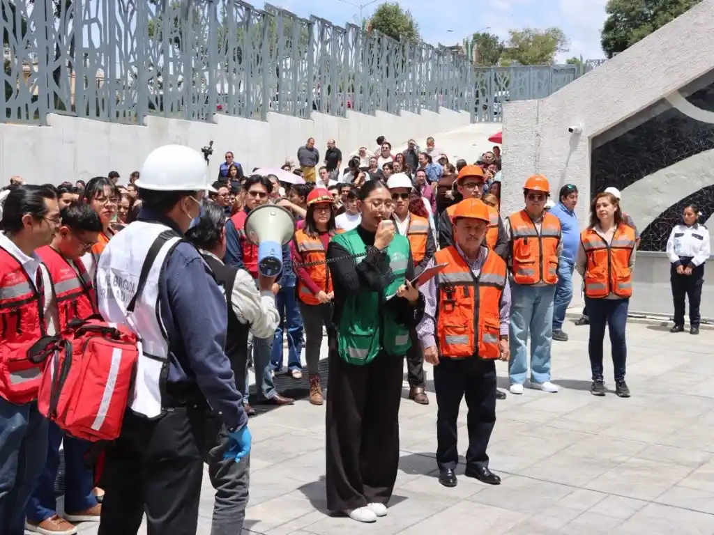 Realiza Congreso de Puebla ejercicio de evacuación previo al Segundo Simulacro Nacional 2026