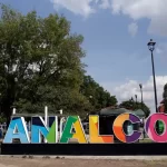 Sigen familias recorriendo la Plaza de Analco en busca de “algo diferente”