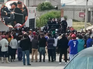 Casi linchan a cuatro presuntos ladrones en Santa Cruz La Ixtla, Puebla.
