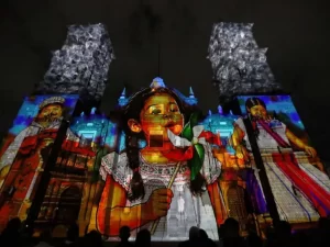 Videomapping en la Catedral de Puebla revive la Independencia con tecnología y música