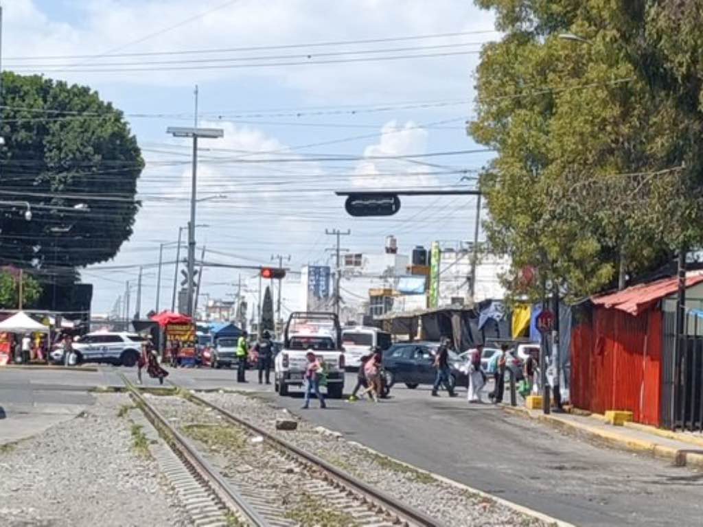 Dos personas heridas tras balacera en el Mercado Hidalgo; cierran Bulevar Norte