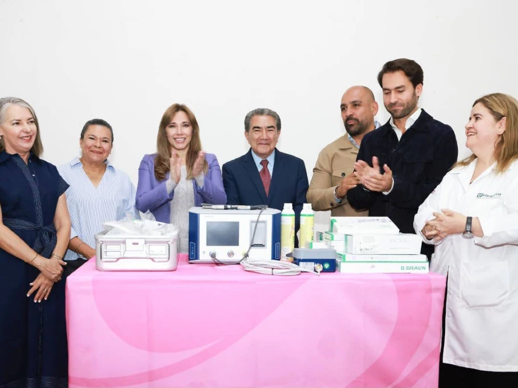 Entrega SEDIF craneótomo al Hospital de la Niñez Poblana como resultado de donaciones