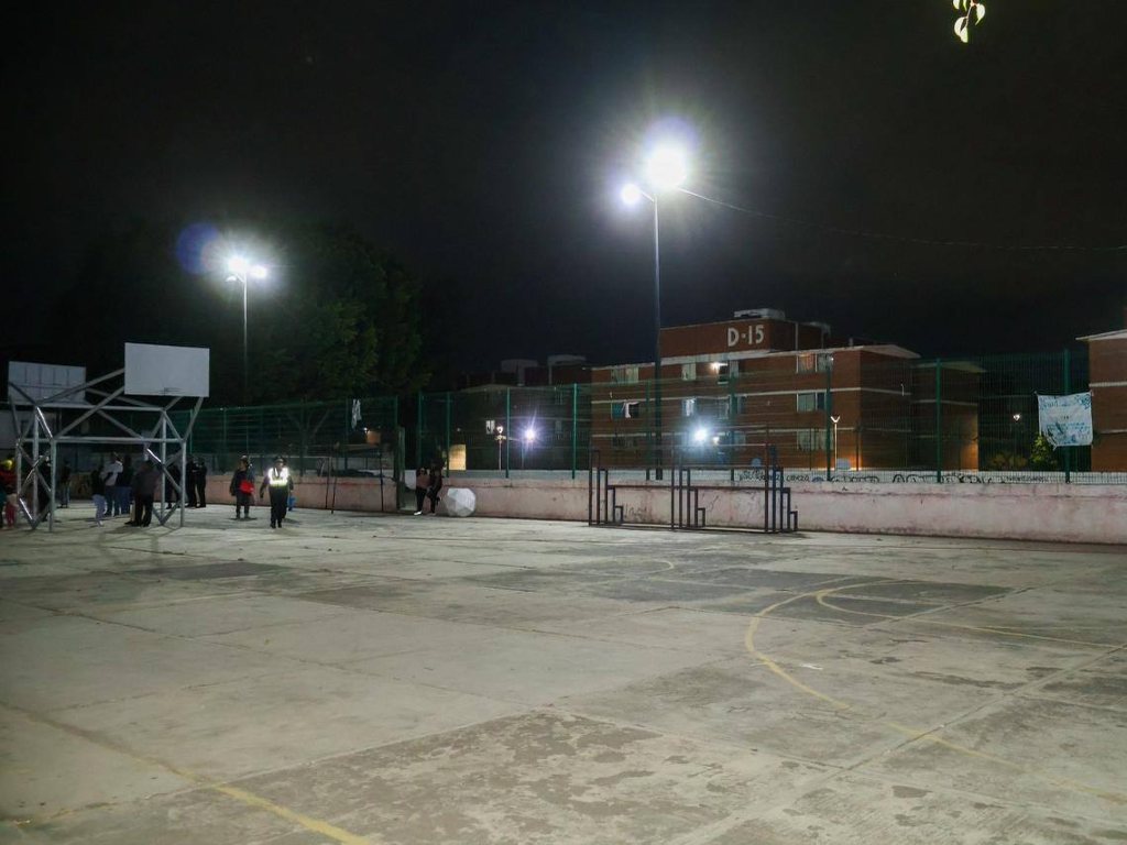 Gobierno de la Ciudad lleva tecnología LED a La Flor y Villa Las Flores